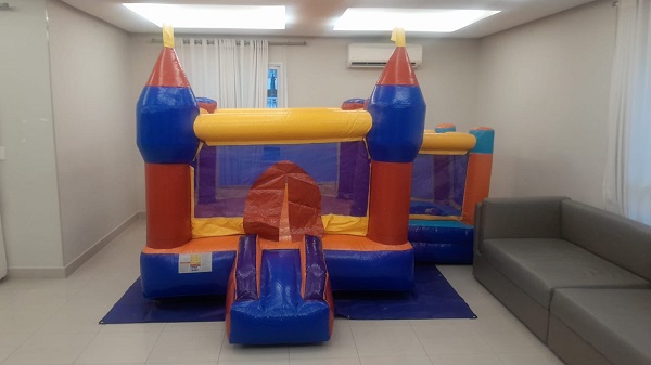 Inflavel 2 em 1 a Locação de Pula pula com piscina de bolinhas em Santos | São Vicente | Guarujá | Cubatão | Praia Grande | Mongaguá | Itanhaém | Peruíbe | Diver Kids